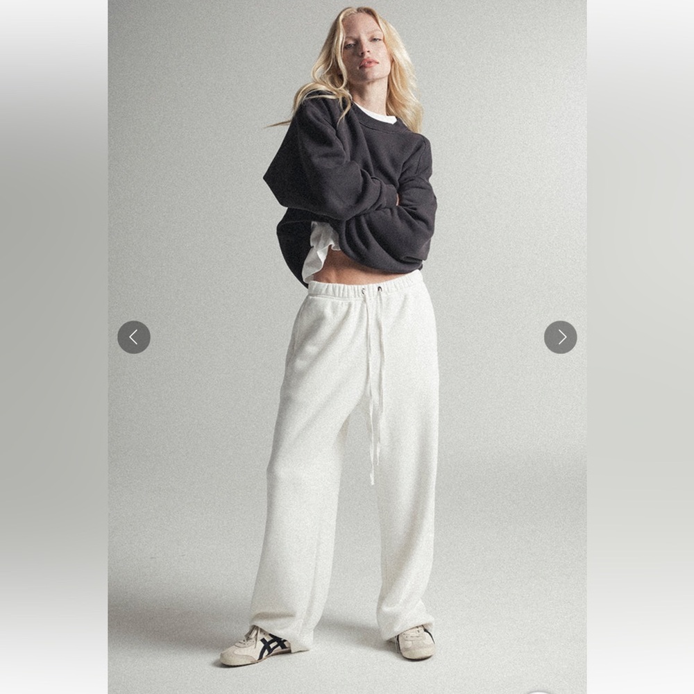 ELWOOD CORE STRAIGHT LEG SWEATPANT